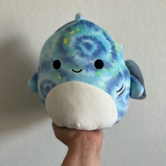 New Luther The Tie Dye Shark Squishmallows - Picture 3 of 14